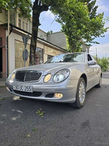 Mercedes E 240 2002, 221,000 km - 2.6 l - Quba