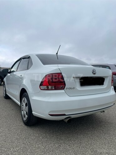 Volkswagen Polo 2018, 194,900 km - 1.6 l - Bakı