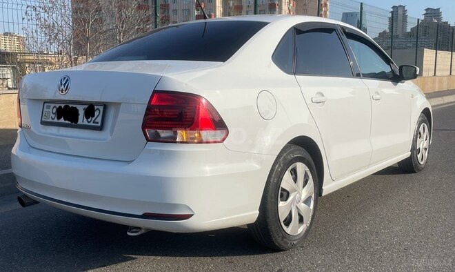 Volkswagen Polo 2018, 194,900 km - 1.6 l - Bakı