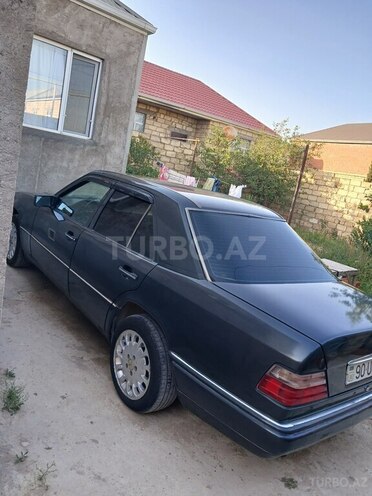 Mercedes E 220 1994, 340,000 km - 2.2 l - Bakı