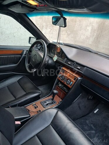 Mercedes E 220 1994, 340,000 km - 2.2 l - Bakı