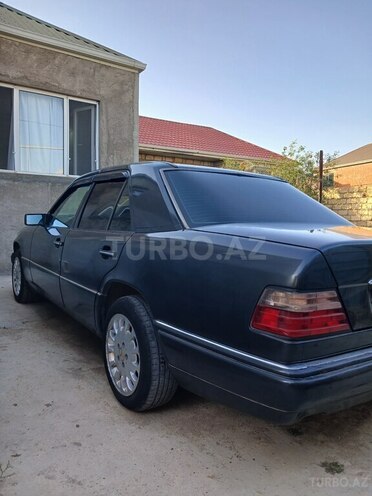 Mercedes E 220 1994, 340,000 km - 2.2 l - Bakı
