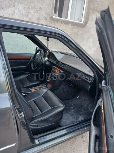 Mercedes E 220 1994, 340,000 km - 2.2 l - Bakı
