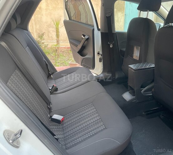 Volkswagen Polo 2018, 194,900 km - 1.6 l - Bakı