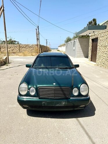 Mercedes E 200 1995, 327,518 km - 2.0 l - Bakı