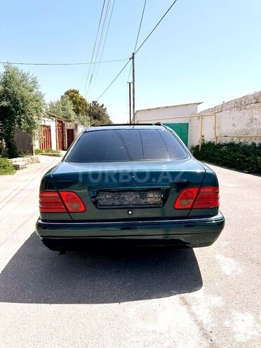 Mercedes E 200 1995, 327,518 km - 2.0 l - Bakı