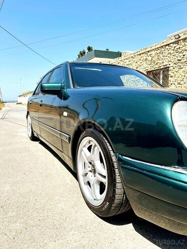 Mercedes E 200 1995, 327,518 km - 2.0 l - Bakı