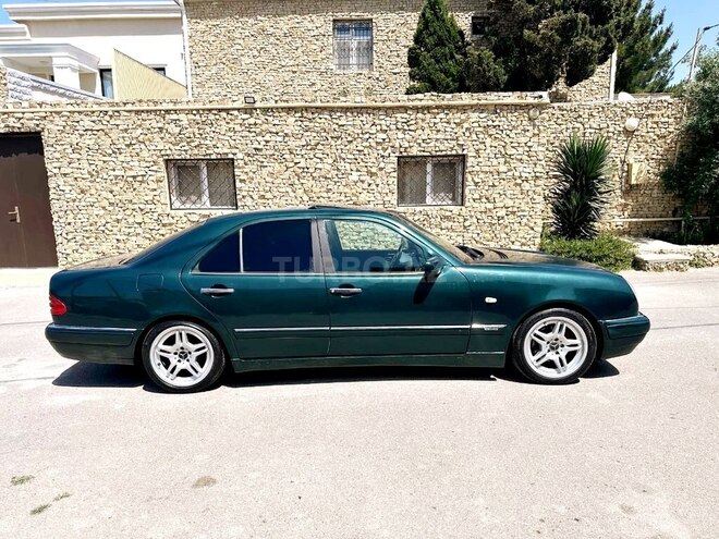 Mercedes E 200 1995, 327,518 km - 2.0 l - Bakı