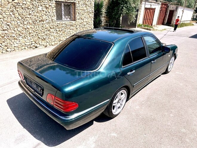 Mercedes E 200 1995, 327,518 km - 2.0 l - Bakı