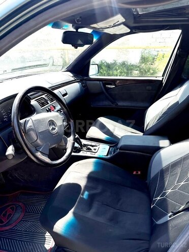 Mercedes E 200 1995, 327,518 km - 2.0 l - Bakı