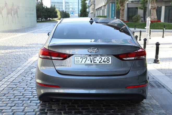 Hyundai Elantra 2018, 76,605 km - 2.0 l - Bakı
