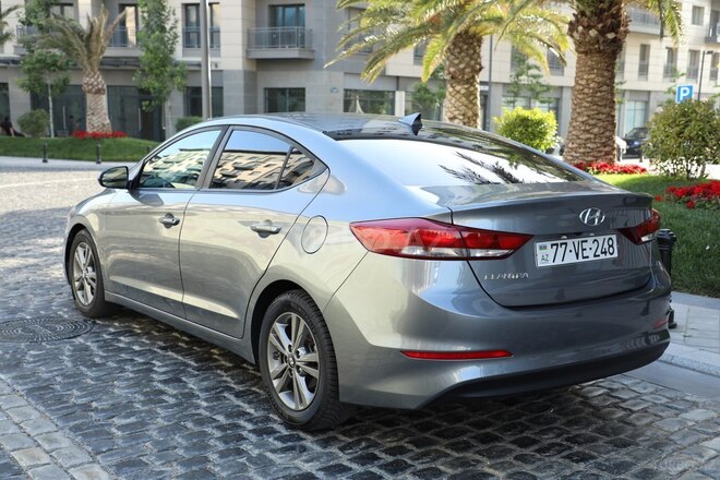 Hyundai Elantra 2018, 76,605 km - 2.0 l - Bakı