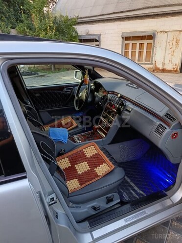 Mercedes E 220 d 1999, 344,780 km - 2.2 l - Ağcabədi