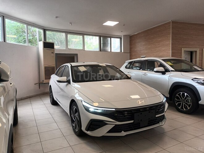 Hyundai Elantra-1