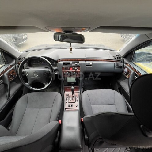 Mercedes E 240 2000, 300,111 km - 2.6 l - Bakı