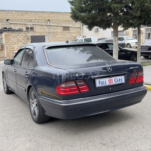 Mercedes E 240 2000, 300,111 km - 2.6 l - Bakı