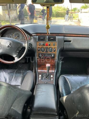 Mercedes E 230 1996, 330,000 km - 2.3 l - İmişli