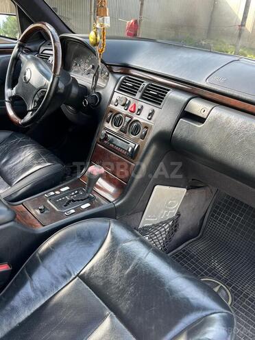 Mercedes E 230 1996, 330,000 km - 2.3 l - İmişli