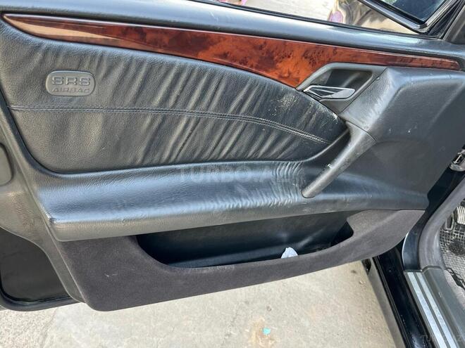 Mercedes E 230 1996, 330,000 km - 2.3 l - İmişli