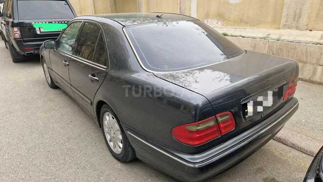 Mercedes E 240 2000, 312,000 km - 2.4 l - Bakı