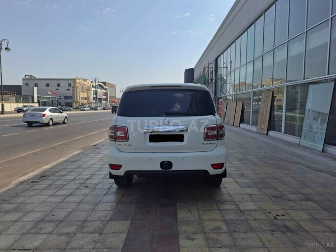 Nissan Patrol 2014, 195,000 km - 5.6 l - Bakı