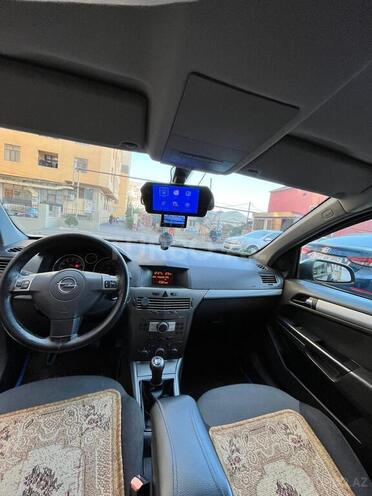 Opel Astra 2005, 255,000 km - 1.4 l - Salyan