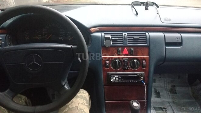 Mercedes E 200 1998, 306,251 km - 2.0 l - Sumqayıt