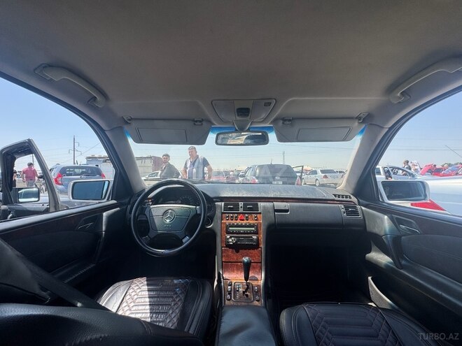 Mercedes E 240 1999, 421,000 km - 2.4 l - Bakı