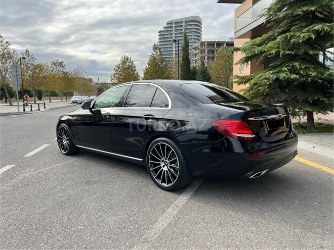 Mercedes E 220 d 2019, 215,000 km - 2.0 l - Bakı