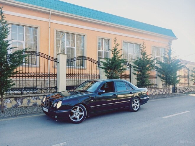 Mercedes E 230 1995, 460,000 km - 2.3 l - İsmayıllı