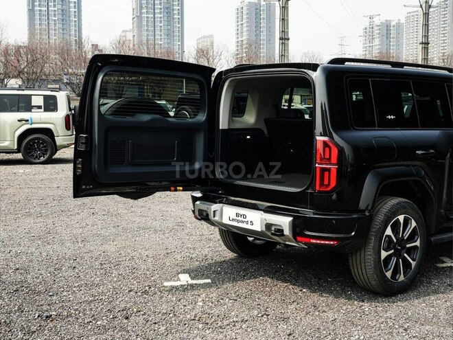 BYD Leopard 5-5