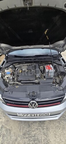 Volkswagen Jetta-12