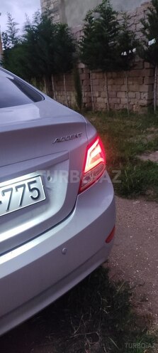 Hyundai Accent-21