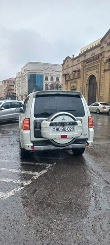 Mitsubishi Pajero 2010, 295,000 km - 3.5 л - Bakı