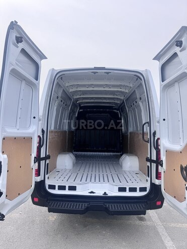 Renault Master-11