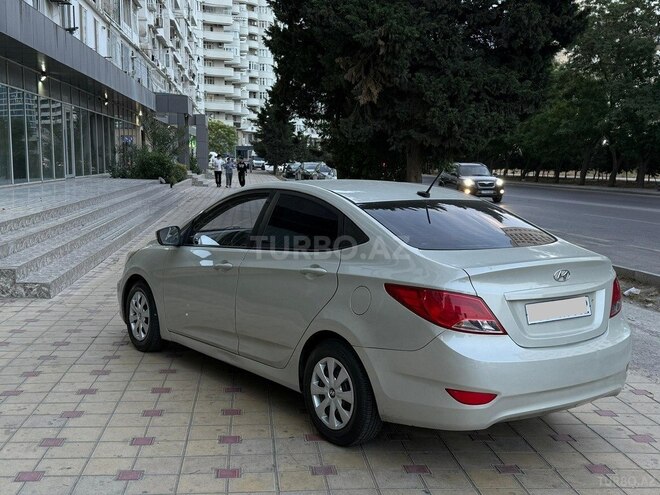 Hyundai Accent 2016, 220,000 km - 1.6 l - Bakı