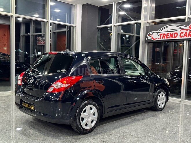 Nissan Tiida-7