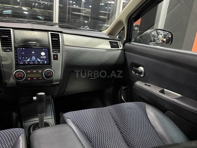 Nissan Tiida-18