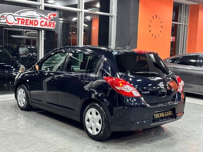 Nissan Tiida-8