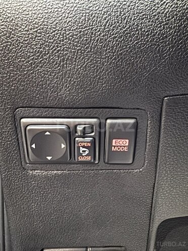 Nissan Tiida-24