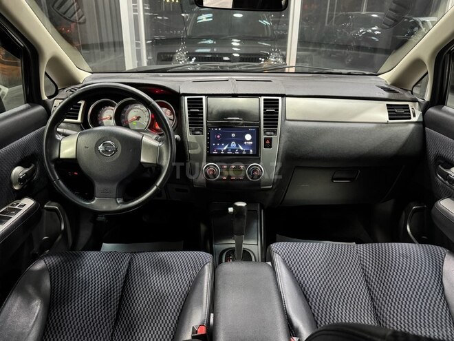 Nissan Tiida-17