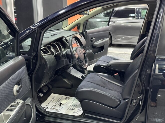 Nissan Tiida-11