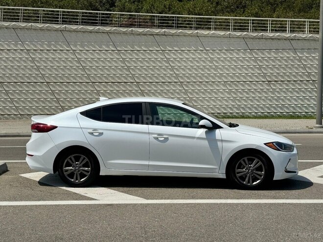 Hyundai Elantra 2018, 124,000 km - 2.0 л - Bakı