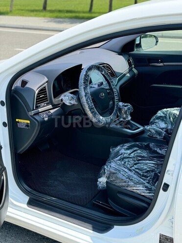 Hyundai Elantra 2018, 124,000 km - 2.0 л - Bakı