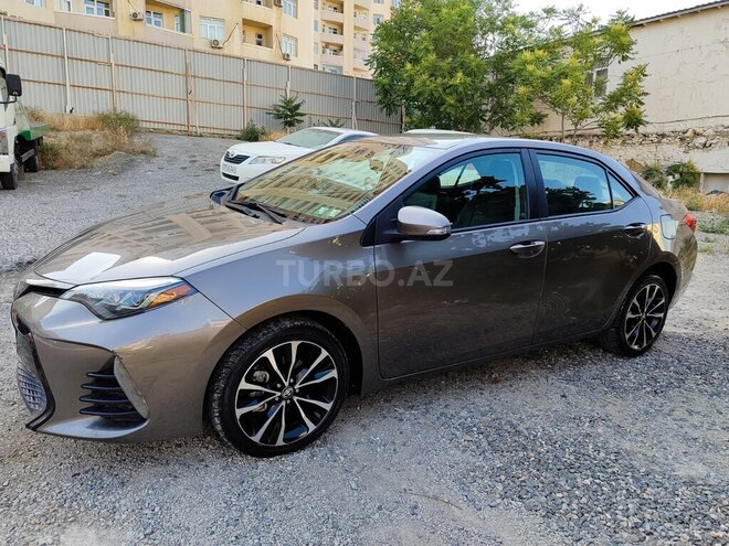 Toyota Corolla 2017, 170,000 km - 1.8 l - Bakı