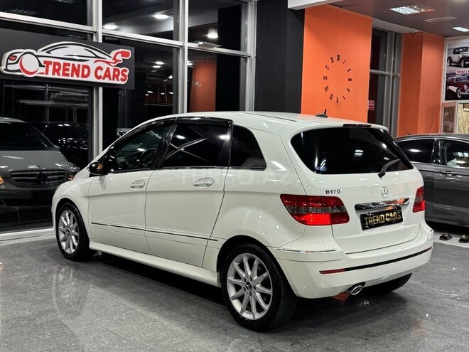 Mercedes B 170-8