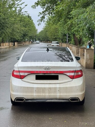 Hyundai Grandeur 2015, 230,840 km - 2.2 l - Biləsuvar