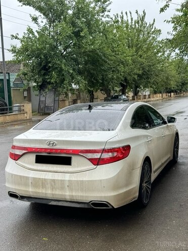 Hyundai Grandeur 2015, 230,840 km - 2.2 l - Biləsuvar