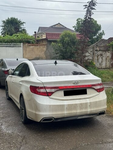 Hyundai Grandeur 2015, 230,840 km - 2.2 l - Biləsuvar