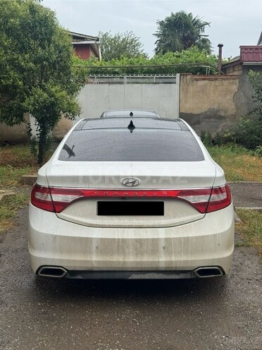 Hyundai Grandeur 2015, 230,840 km - 2.2 l - Biləsuvar
